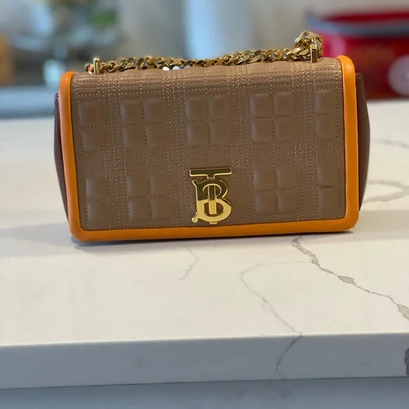 Burberry bag - Picture 4 of 4